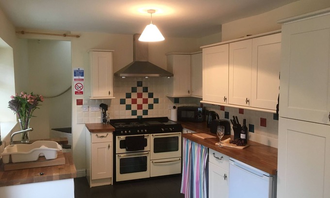 Abercarn Casa | Old Shop