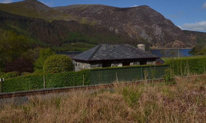 Betws Garmon Casa | A los pies de Snowdon, a cinco millas de Beddgelert, se encuentra una antigua estación convertida en el siglo XIX.