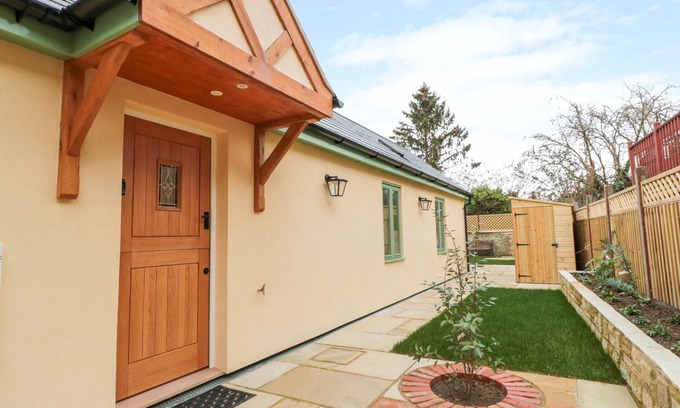 Winchcombe Cabaña | ANTIGUA OFICINA DE CLASIFICACIÓN, admite mascotas en Winchcombe, Ref 977985