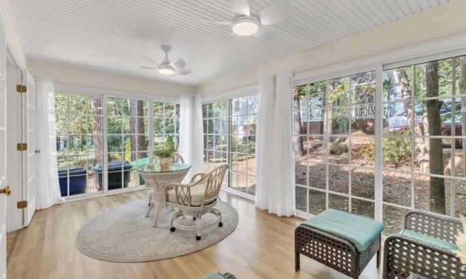 Northeast Raleigh Casa | Old Southern Charm 3-bedroom house on a Private Golf Course in Raleigh