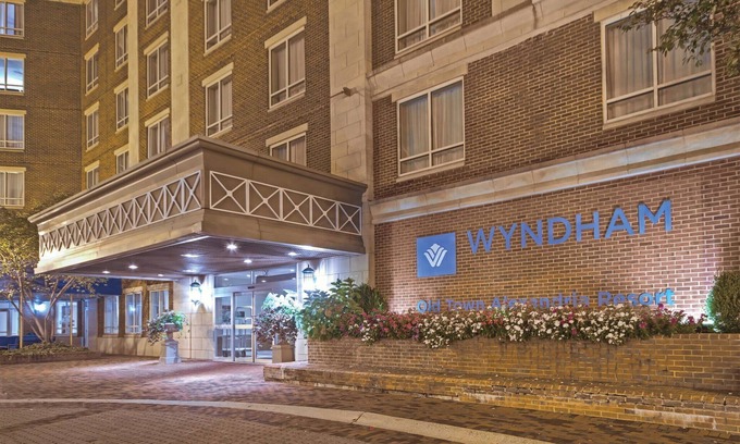 Old Town West Condominio | Old Town Alexandria|2BR/2BA King Bed Suite