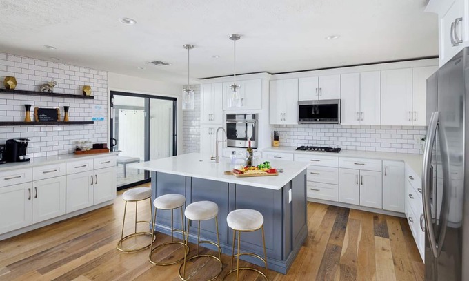 Melrose Meadows Cabaña | Old Town Art Deco - Pool&fire Pit - In Old Town
