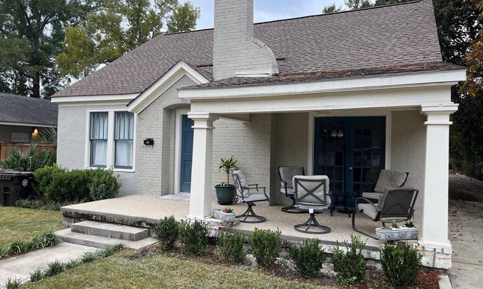 Hattiesburg Casa | Old Town Charmer Large all new renovation, walk to USM, Zoo and new Water Park!