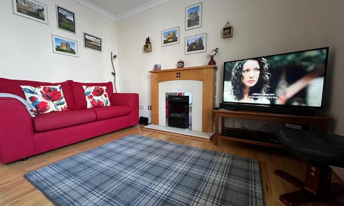 Old Town Apartamento | Old town, free parking, Outlander experience