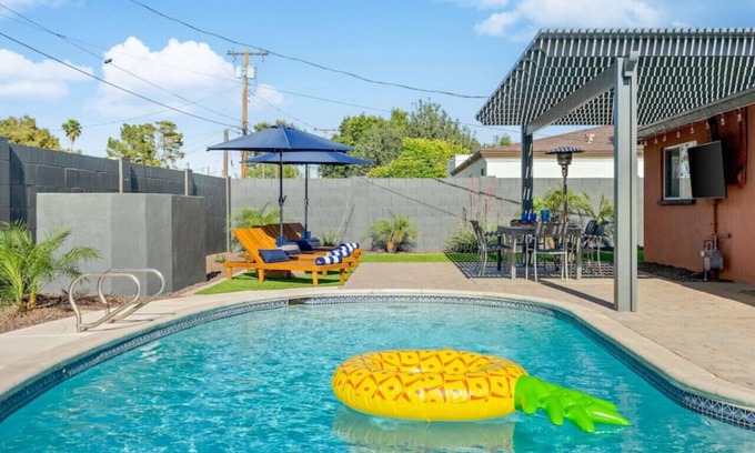 Scottsdale Estates Nine Casa | Old Town Scottsdale Home w/ HEATED POOL Close to Town