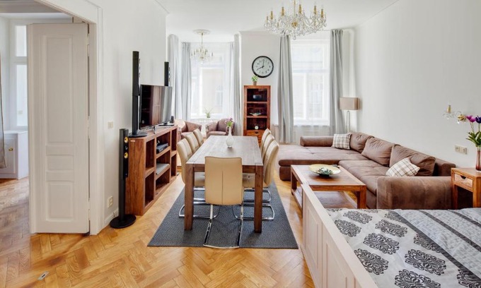 Stare Mesto Apartamento | Old Town Square Apartments