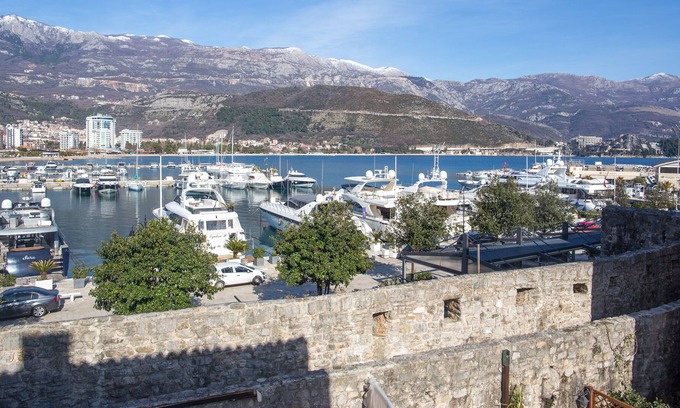 Old Town Apartamento | Old town studio apt w/sea view