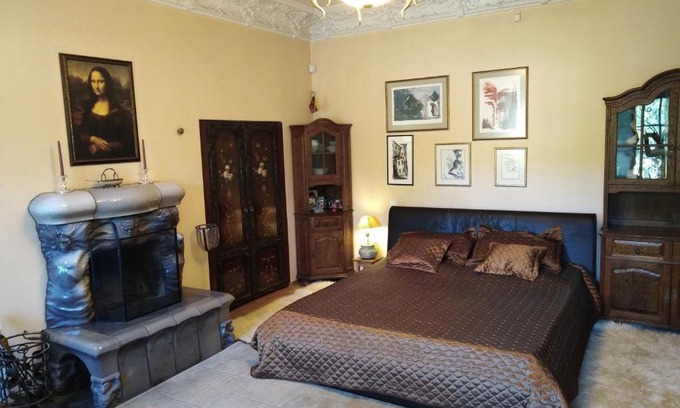 Uzupis Apartamento | Old town/Uzupis apartments at the river bank