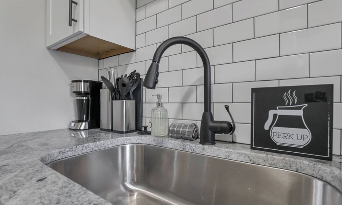 Franklin Park Apartamento | Old Towne East - 1 BR Apt - Steps from E Market!