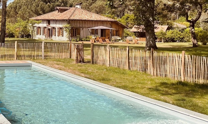 Vielle-Saint-Girons Casa | Old traditional house at the Maisons Huraia between forest, lake and ocean