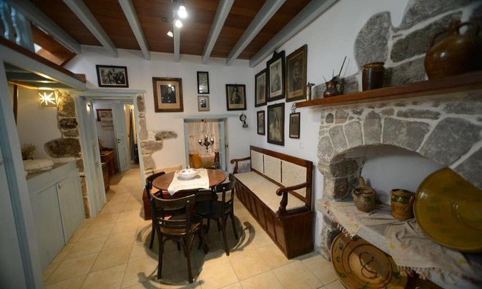 Mandraki Apartamento | Old Traditional House