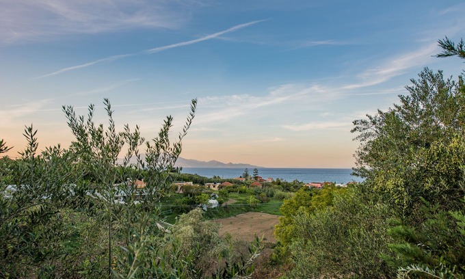 Psarou Cabaña | CASA DE DOS TIEMPOS VIEJOS (ILYESSA COTTAGES)