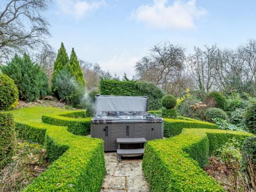 Newtown Casa | Old Upper Gwestydd