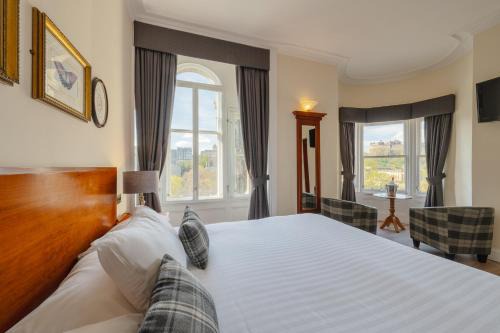 New Town Hotel | Old Waverley Hotel