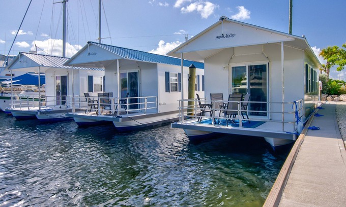 Punta Brisa Cabaña | Old Wooden Bridge Resort and Marina