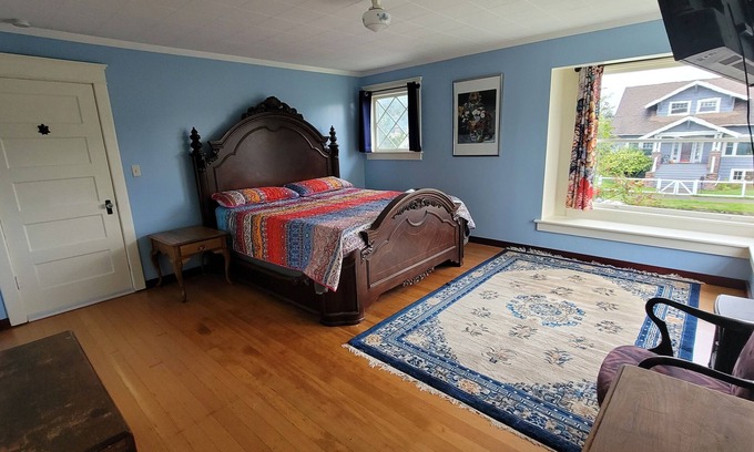 Aberdeen Casa | Old World Charm. Stately historical mansion.