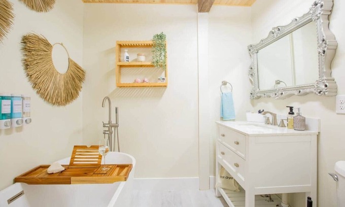 Winston - Salem Casa | Olde Towne Retreat WFU&UNSCA
