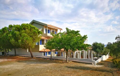 Aristotelis Casa | Olive Bay Hilltop Apartments Ammouliani