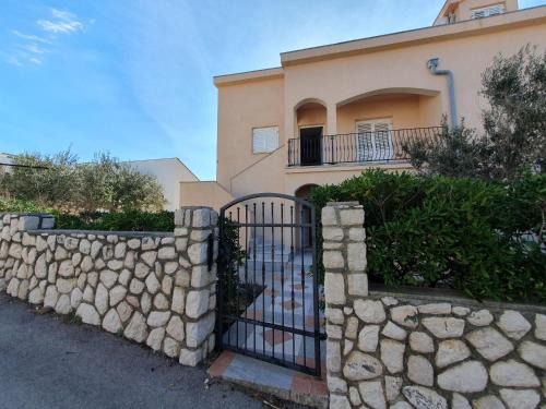 Pag Apartamento | Olive garden Pag
