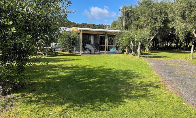 Pataua Casa | Olive Grove Cottage - Whangarei Holiday Home