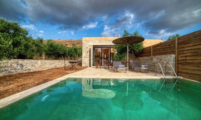 Kalamaki Hotel | Olive suites de lujo 2019 - suites de lujo con piscina privada y jacuzzi interior