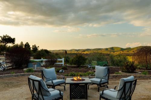 Paso Robles Casa | Olive Ranch by AvantStay Enjoy Sunsets over the Valley 4.5 Acre Ranch Home