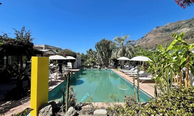 Panza Apartamento | "Olive Room" with garden, swimming pool and spa hot tub