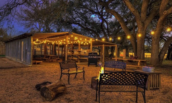 Fredericksburg Casa | Olive St Ranch With Hottub-grill and Party Barn