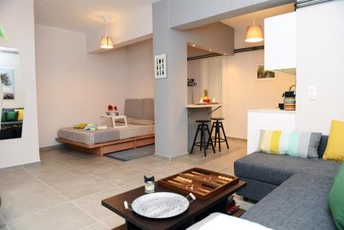 Filopappou Apartamento | Olive Tree Deluxe Apt under Acropolis