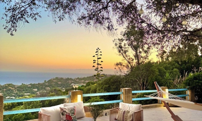 Villaggio delle Mimose Casa | Olive Tree Oasis: Coastal Charm & Sea Views