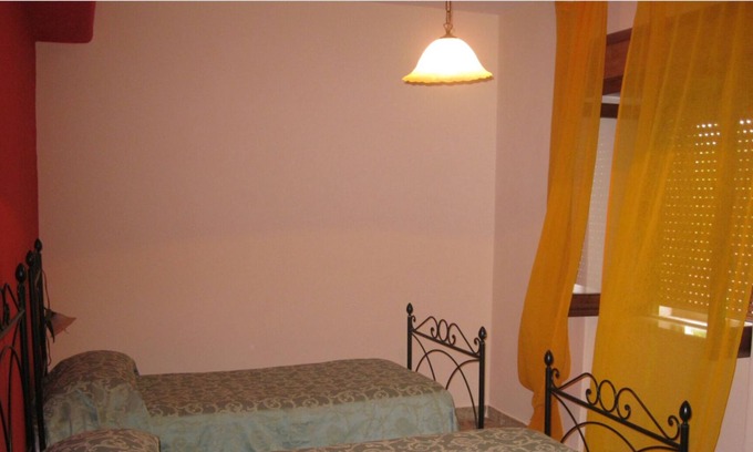 Torchiara Apartamento | Olive tree room in the hills between orchards and olive groves between the sea and the National Park