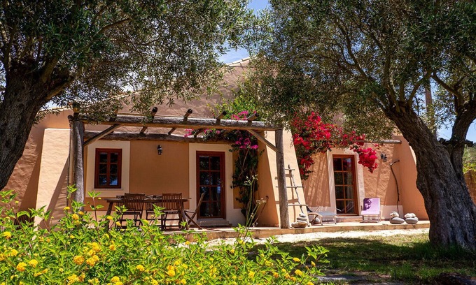 Aljezur Casa | OLIVEIRA HOUSE - A Tranquil Retreat 5 min away from the beach (Monte D. Sancho)