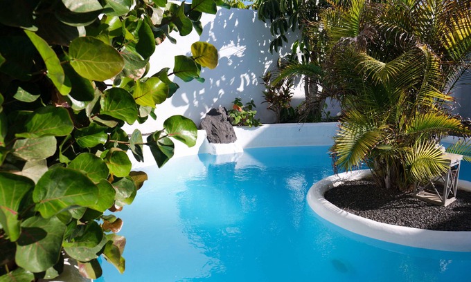 Geafond Villa | Villa de lujo en Olivia con 3 dormitorios, 4 baños y piscina privada climatizada