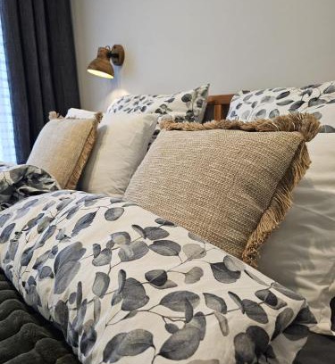 Czestochowa Apartamento | Oliwkowy - stylowy Apartament w naturalnym klimacie
