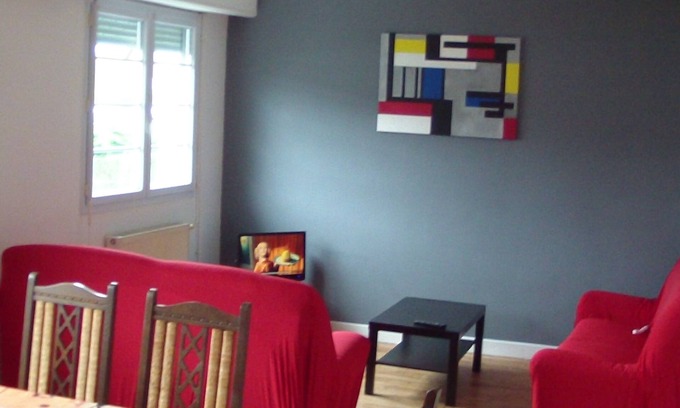 Oloron-Sainte-Marie Apartamento | Oloron ST Marie APT 90m2 Wifi Parking Cheque Vacance