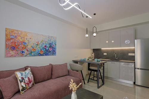 Katerini Apartamento | OMICRON - Deluxe Central Apartment by Optimum Link