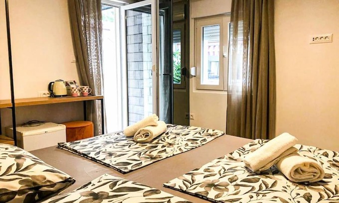 Omis Apartamento | Omis apartment with balcony - near beach and town center