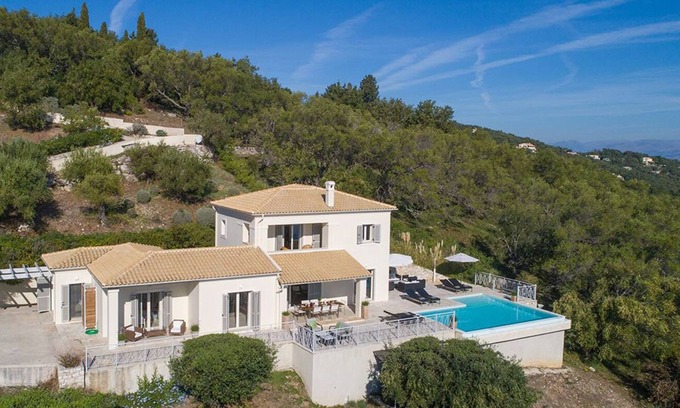 Agios Stefanos Villa | Omolos House - Cinco Habitaciones Villa, Capacidad 10