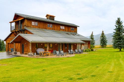 Bedford Casa | On 20 Scenic Acres Mtn Retreat in Star Valley