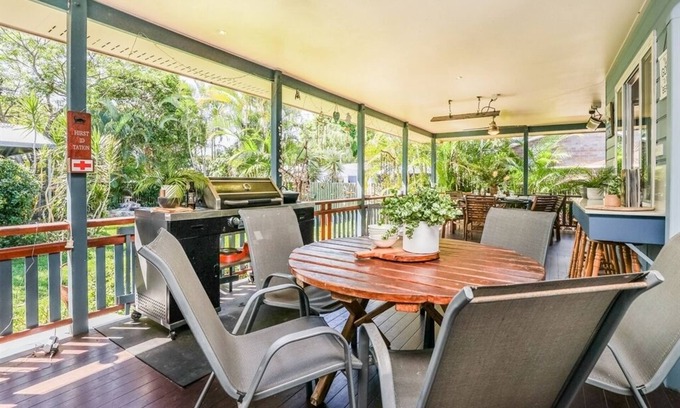 Agnes Water Casa | On Agnes Time - Large Three-Bedroom Beach House in the Heart of Agnes Water