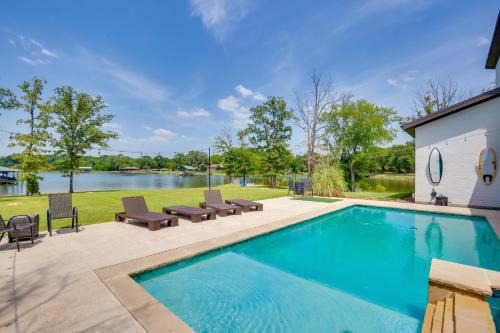 Malakoff Casa | On Cedar Creek Reservoir Malakoff Home with Pool!