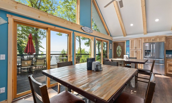 Nisswa Casa | On Gull Lake | Hot Tub | Fireplace | Fire Pit