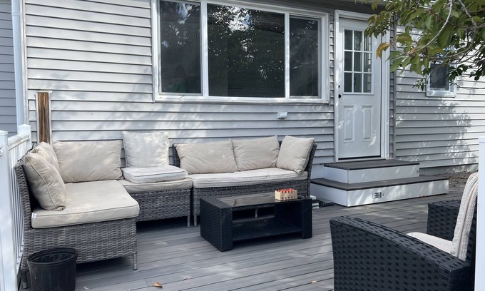 Lorton Casa | On I-95 Hwy Exit , Downtown D.C 15 Minutes Direct HWY route, Fort Belvoir Army