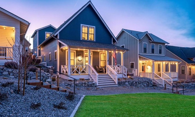 Chelan Casa | On Lake Time #86