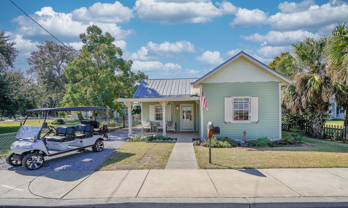 Old Town Casa | On Main St! Private Heated pool, Golf cart included, Sleeps 10