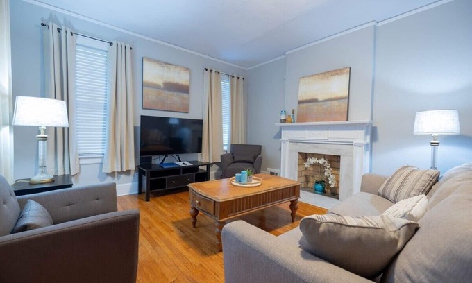 Columbus Casa | On Park house! 9 miles to base!