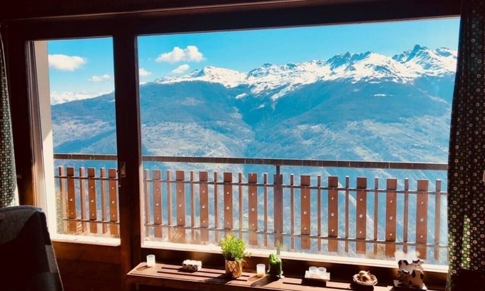 Vex Apartamento | On route 1800, the building La Maya, without swimming pool, is close to the ski lifts and the shops.