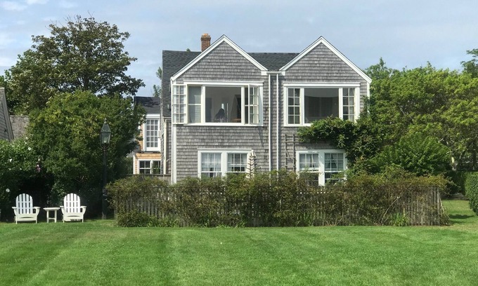 Siasconset Casa | ON Sconset bluff-walk to beach-walk to village