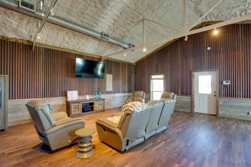 Kemp Apartamento | On Spacious Ranch Quiet Kaufman Studio Cabin!