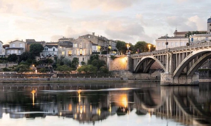 Castillon-la-Bataille Casa | On the banks of the Dordogne River, Saint Emilion